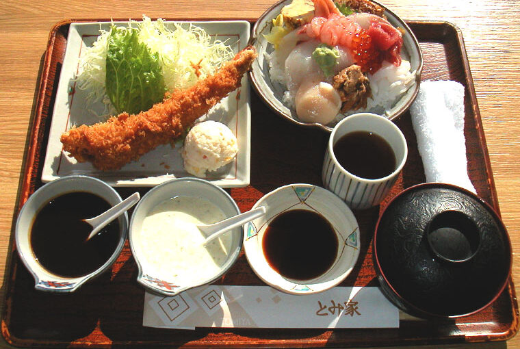 とみ家ジャンボエビフライと海鮮丼