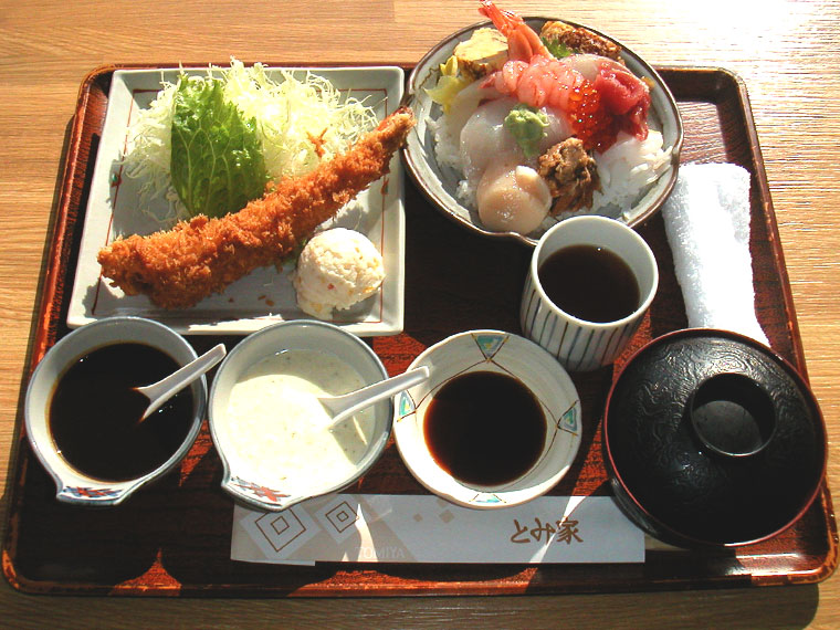 とみ家ジャンボエビフライと海鮮丼