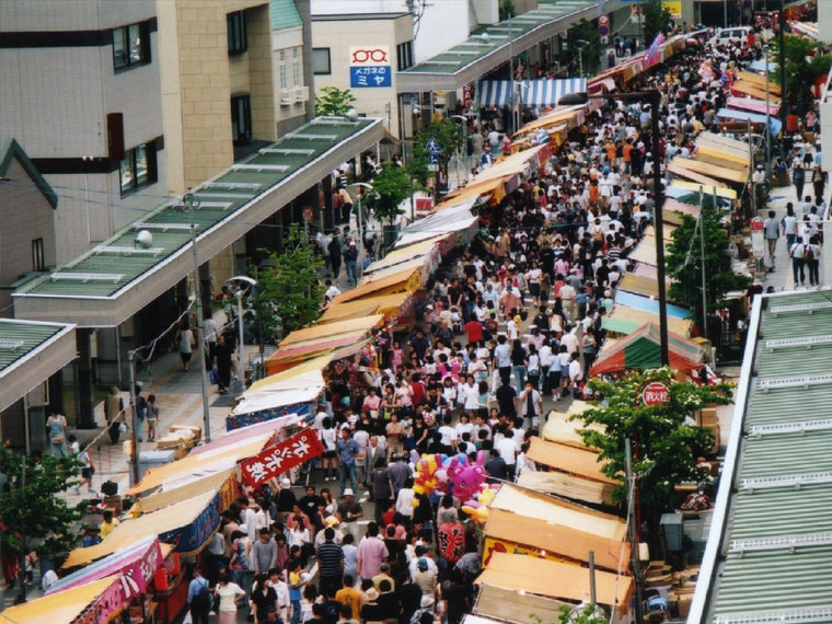 昼のえんま市